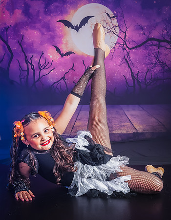 30-2_20251019-Dance-Station-Studios-Halloween-Photo-Shoot-0948