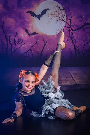 30-5_20251019-Dance-Station-Studios-Halloween-Photo-Shoot-1047