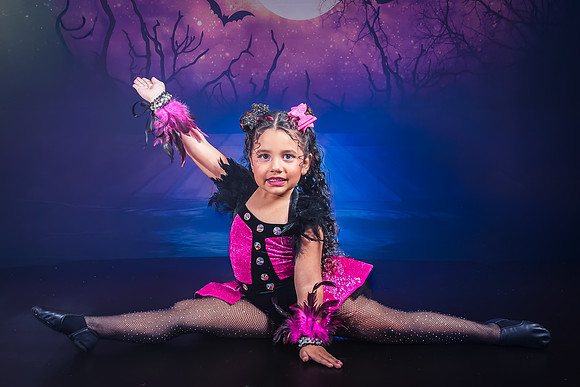 32-3_20251019-Dance-Station-Studios-Halloween-Photo-Shoot-1216