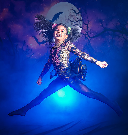 34-5_20251019-Dance-Station-Studios-Halloween-Photo-Shoot-1510