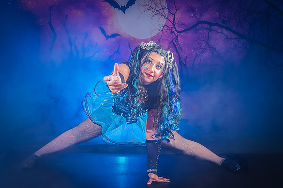 36-5_20251019-Dance-Station-Studios-Halloween-Photo-Shoot-1713