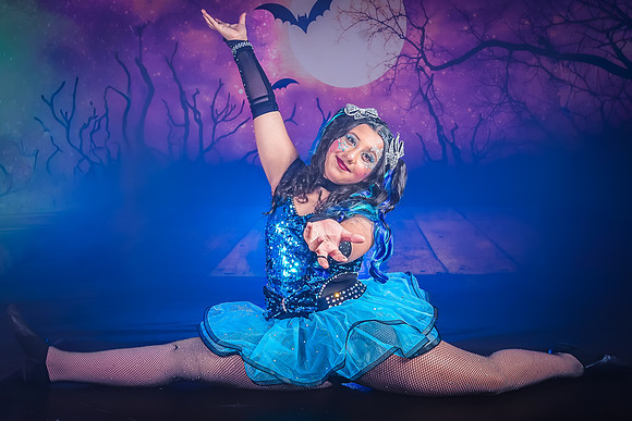 36-2_20251019-Dance-Station-Studios-Halloween-Photo-Shoot-1654