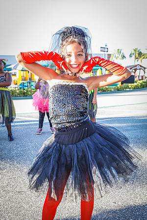20251022-Dance-Studio-Station-Halloween-Performance-Sunsetwalk-1-4124