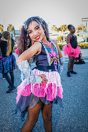 20251022-Dance-Studio-Station-Halloween-Performance-Sunsetwalk-1-4157