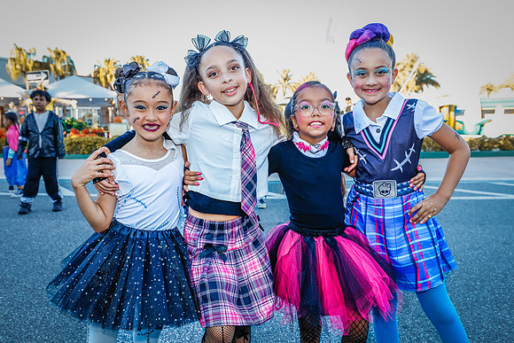 20251022-Dance-Studio-Station-Halloween-Performance-Sunsetwalk-1-4166-