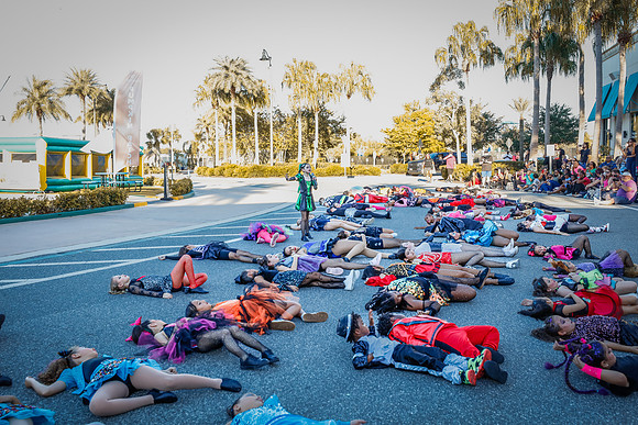 20251022-Dance-Studio-Station-Halloween-Performance-Sunsetwalk-1-4178