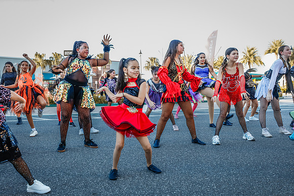 20251022-Dance-Studio-Station-Halloween-Performance-Sunsetwalk-1-4189