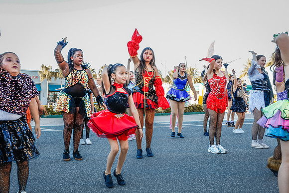 20251022-Dance-Studio-Station-Halloween-Performance-Sunsetwalk-1-4190