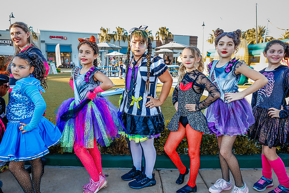 20251022-Dance-Studio-Station-Halloween-Performance-Sunsetwalk-1-4209