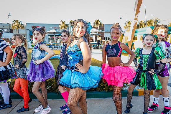 20251022-Dance-Studio-Station-Halloween-Performance-Sunsetwalk-1-4210