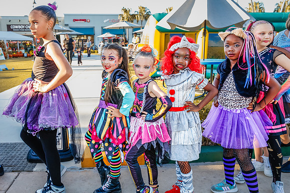 20251022-Dance-Studio-Station-Halloween-Performance-Sunsetwalk-1-4212