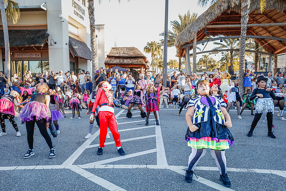 20251022-Dance-Studio-Station-Halloween-Performance-Sunsetwalk-1-4214