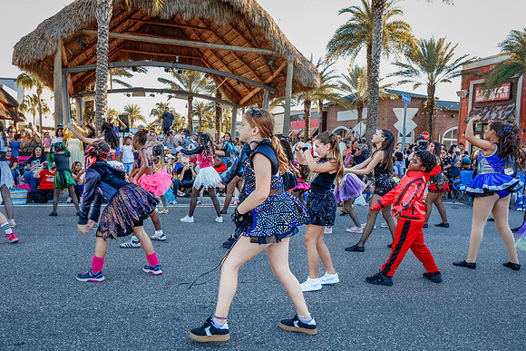 20251022-Dance-Studio-Station-Halloween-Performance-Sunsetwalk-1-4216J