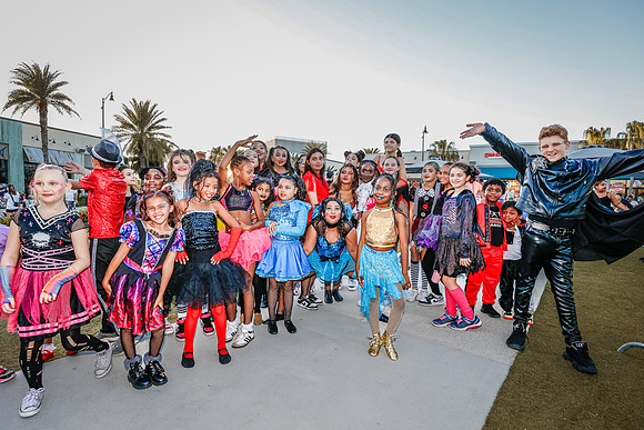 20251022-Dance-Studio-Station-Halloween-Performance-Sunsetwalk-1-4247-