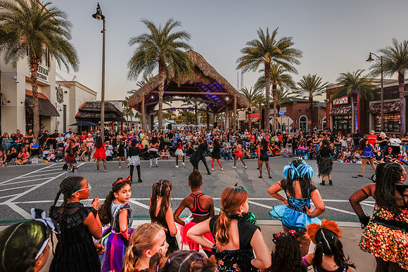 20251022-Dance-Studio-Station-Halloween-Performance-Sunsetwalk-1-4253