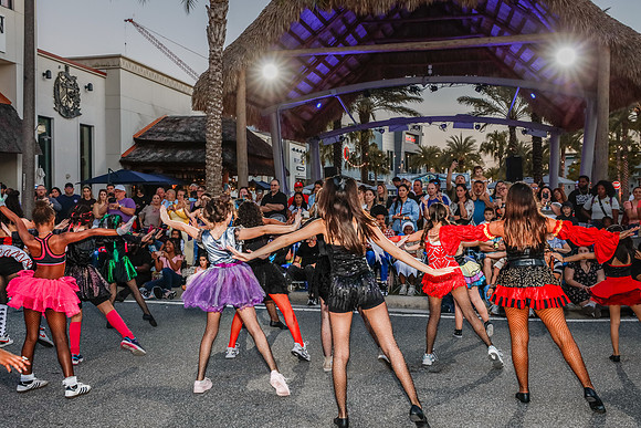 20251022-Dance-Studio-Station-Halloween-Performance-Sunsetwalk-1-4271