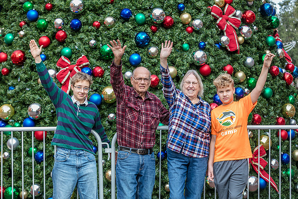 20251124-Beth-Burkard-Family-8776