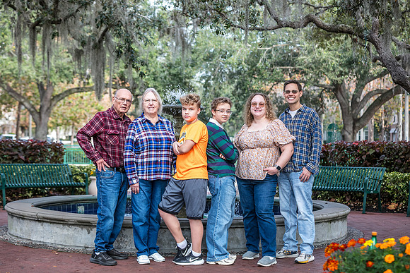20251124-Beth-Burkard-Family-8795