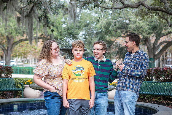 20251124-Beth-Burkard-Family-8801-