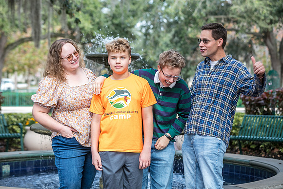 20251124-Beth-Burkard-Family-8804