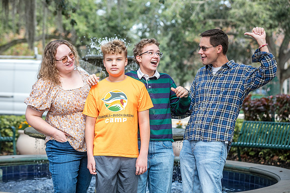 20251124-Beth-Burkard-Family-8805