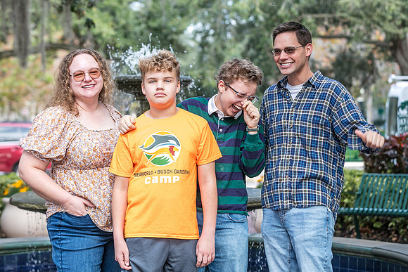 20251124-Beth-Burkard-Family-8807