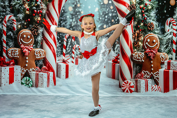 20251206-Dance-Station-Studios-Christmas-Portraits-2775