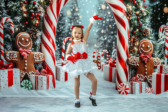 20251206-Dance-Station-Studios-Christmas-Portraits-2762