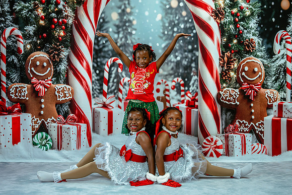 20251206-Dance-Station-Studios-Christmas-Portraits-2800