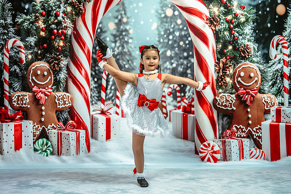 20251206-Dance-Station-Studios-Christmas-Portraits-2817-