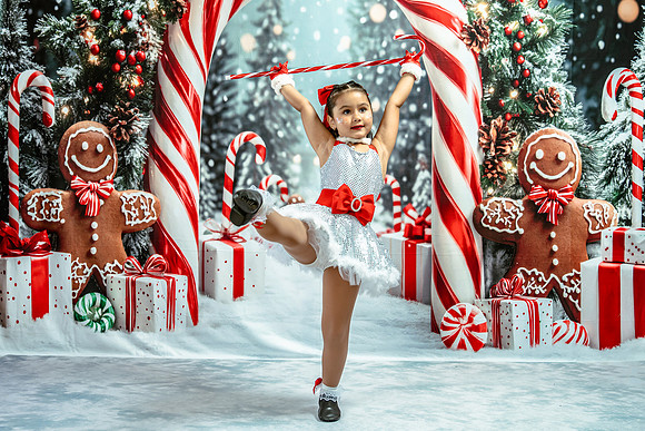 20251206-Dance-Station-Studios-Christmas-Portraits-2837