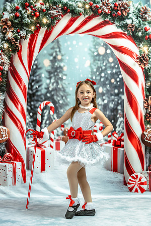 20251206-Dance-Station-Studios-Christmas-Portraits-2877