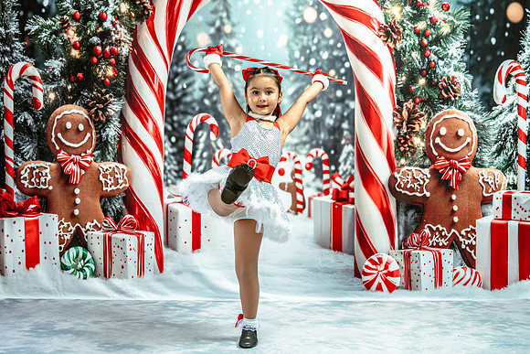 20251206-Dance-Station-Studios-Christmas-Portraits-2863