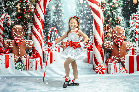 20251206-Dance-Station-Studios-Christmas-Portraits-2879