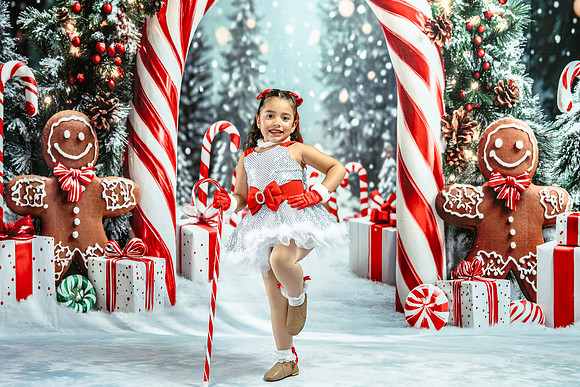 20251206-Dance-Station-Studios-Christmas-Portraits-2918