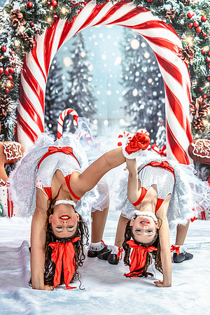 20251206-Dance-Station-Studios-Christmas-Portraits-3087