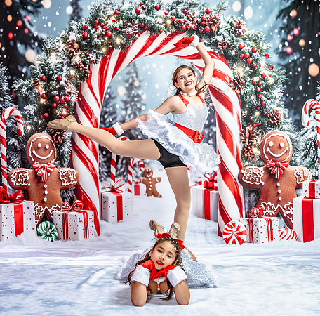 20251206-Dance-Station-Studios-Christmas-Portraits-3108
