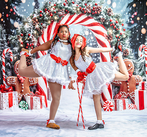 20251206-Dance-Station-Studios-Christmas-Portraits-3111