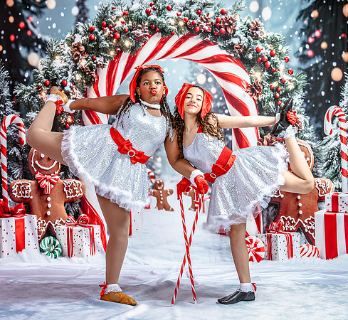 20251206-Dance-Station-Studios-Christmas-Portraits-3114