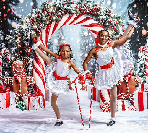 20251206-Dance-Station-Studios-Christmas-Portraits-3123-
