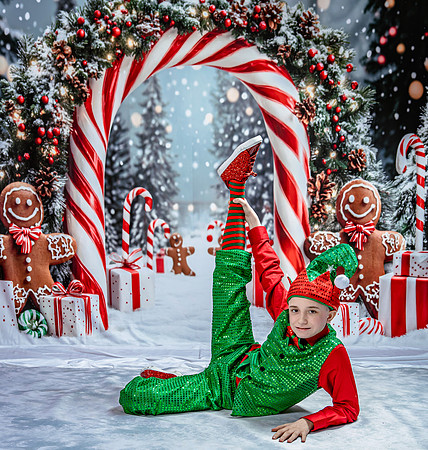 20251206-Dance-Station-Studios-Christmas-Portraits-3211