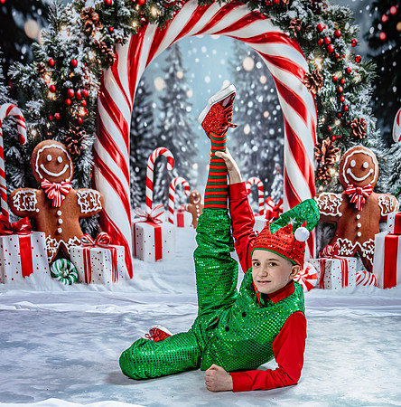 20251206-Dance-Station-Studios-Christmas-Portraits-3212