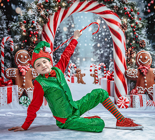 20251206-Dance-Station-Studios-Christmas-Portraits-3220