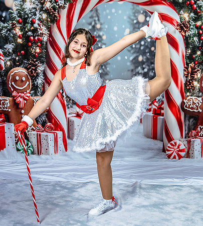 20251206-Dance-Station-Studios-Christmas-Portraits-3264-
