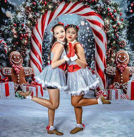 20251206-Dance-Station-Studios-Christmas-Portraits-3338-