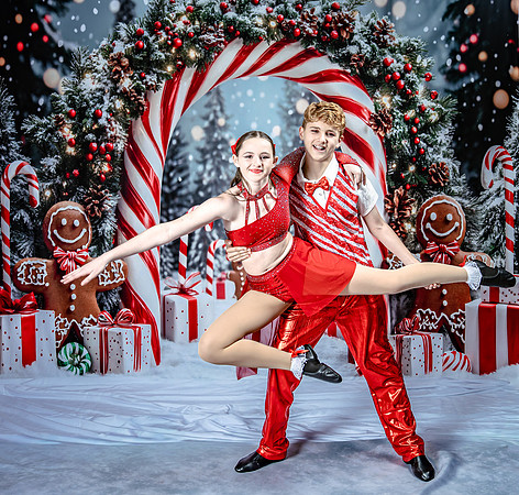 20251206-Dance-Station-Studios-Christmas-Portraits-3361