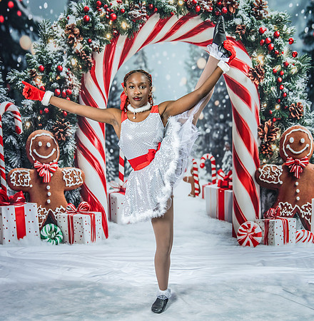 20251206-Dance-Station-Studios-Christmas-Portraits-3443-