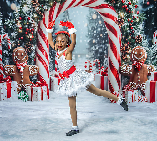 20251206-Dance-Station-Studios-Christmas-Portraits-3451-