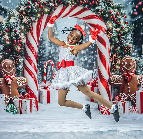 20251206-Dance-Station-Studios-Christmas-Portraits-3463