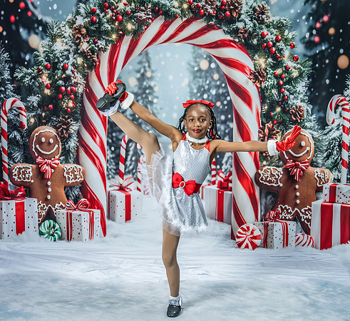 20251206-Dance-Station-Studios-Christmas-Portraits-3466